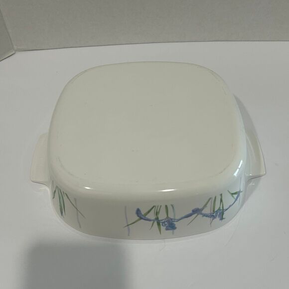 Corning Ware Casserole Dish Shadow Iris Pattern 2.0 liter White Purple Green USA - Picture 8 of 12